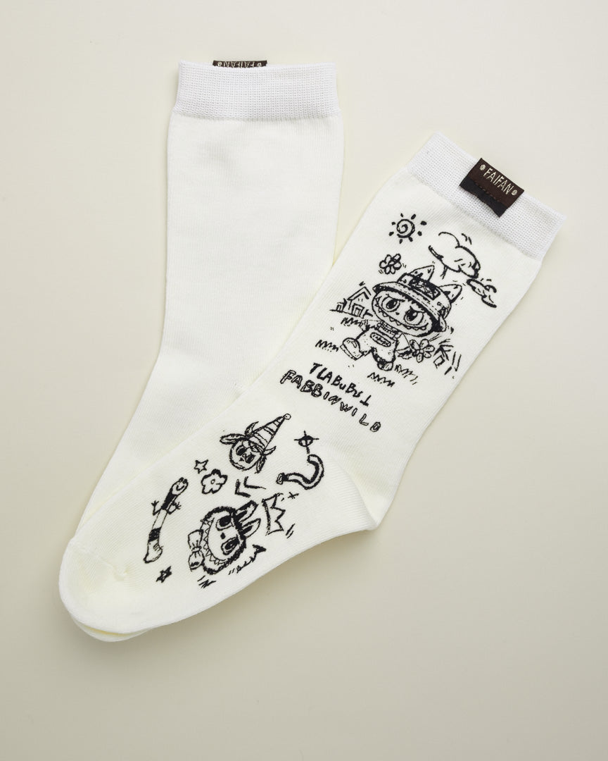 Labubu Graphic – Women’s Crew Socks