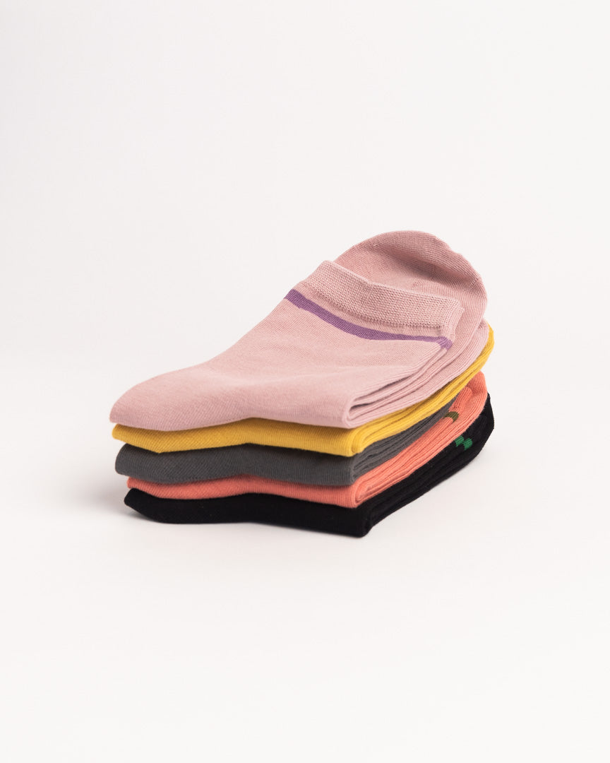 Women’s Minimal Cotton Crew Socks – Soft Everyday Comfort