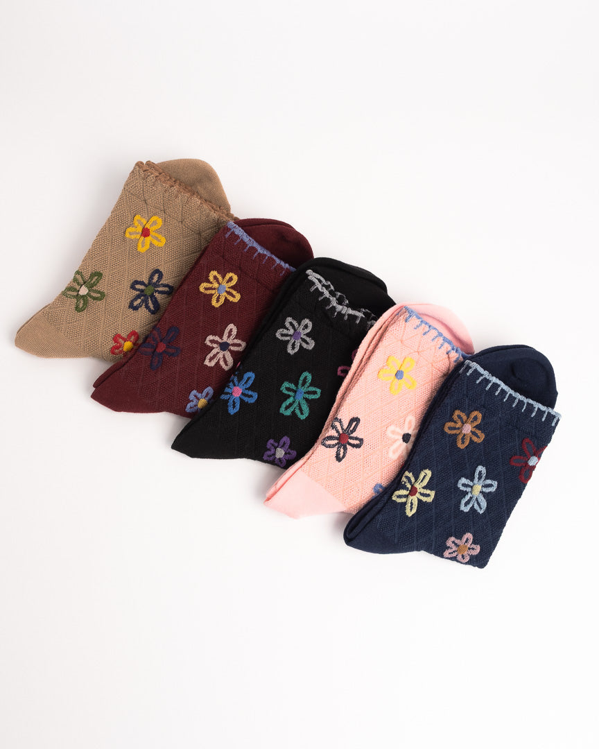 Women’s Retro Floral Combed Cotton Crew Socks – Soft Casual Everyday Socks