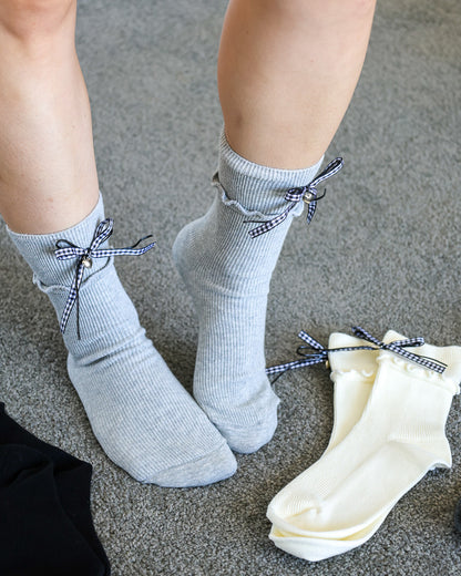 Ribbon Charm Ruffle Women’s Crew Socks