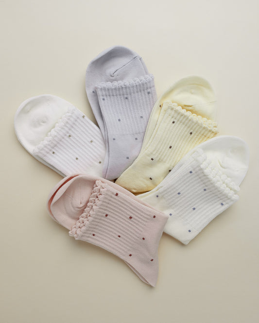 Mini Dots Ruffle Socks – Women’s Quarter Socks