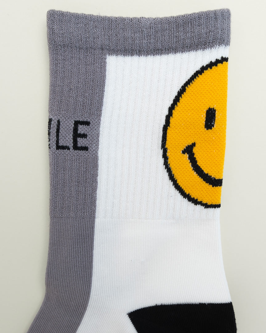 Bold Smiley – Unisex Crew Socks