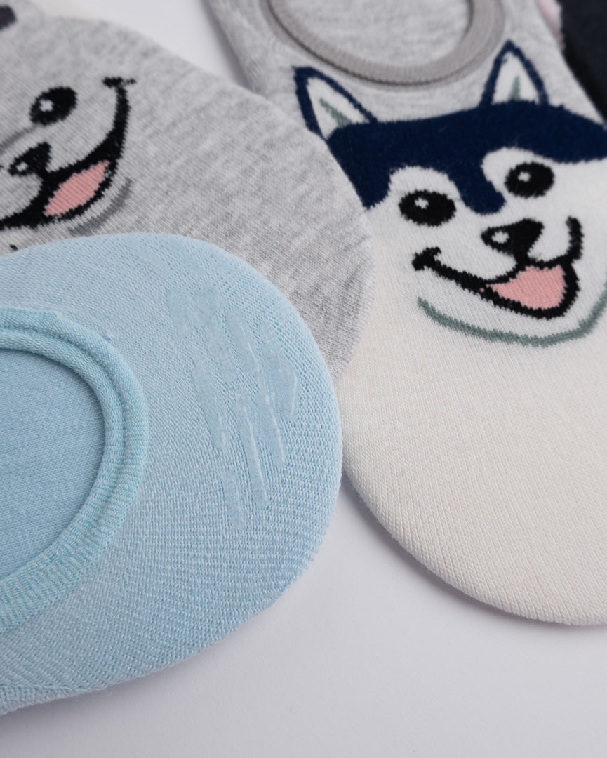 Close-up of cotton knit women’s no show socks showing soft fabric and invisible low cut design