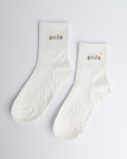 White women’s everyday cotton quarter socks with soft stretch fit