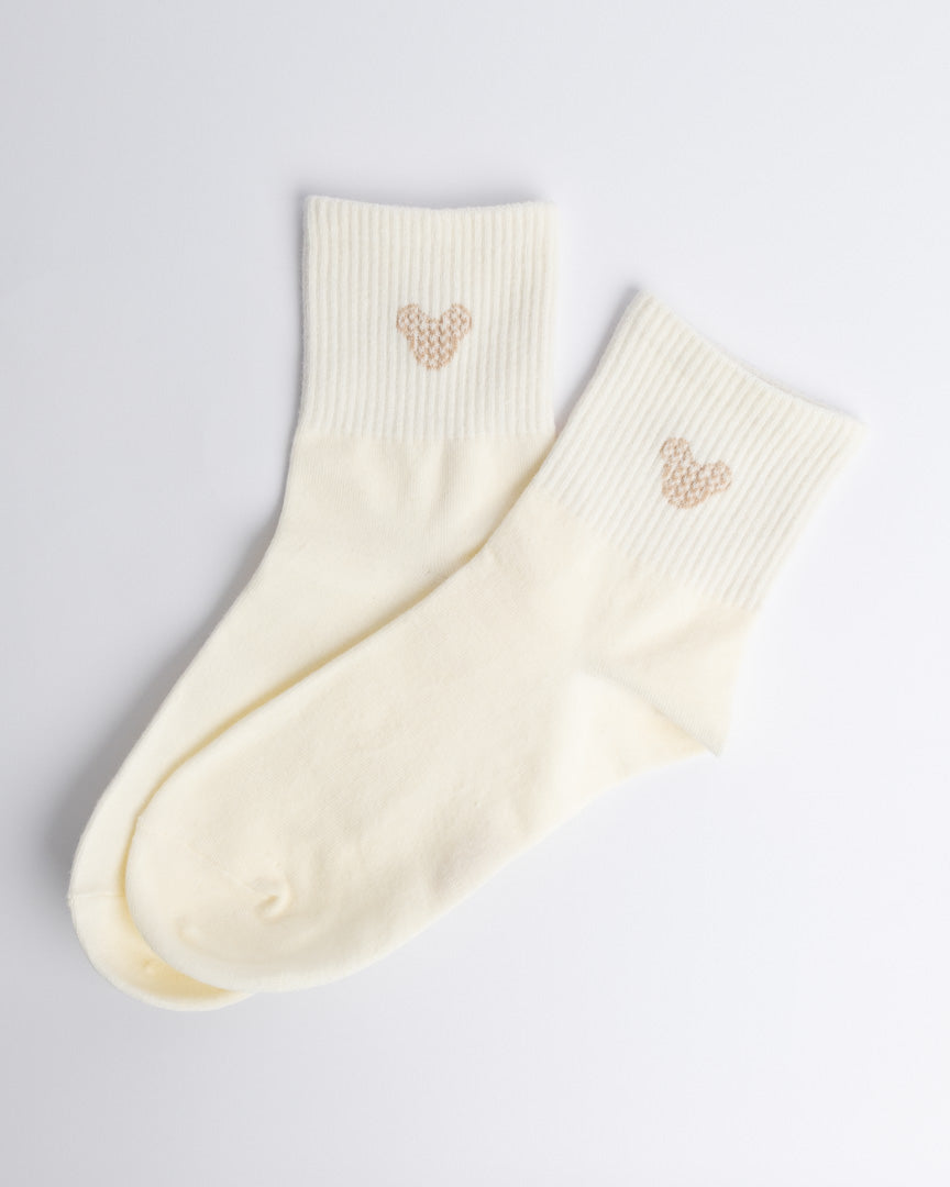 Cream women’s cotton quarter socks with minimalist bear outline embroidery