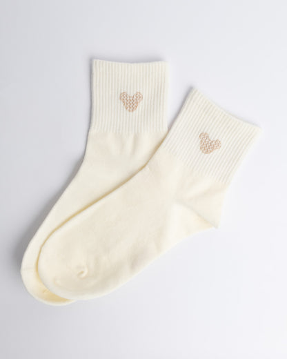 Cream women’s cotton quarter socks with minimalist bear outline embroidery