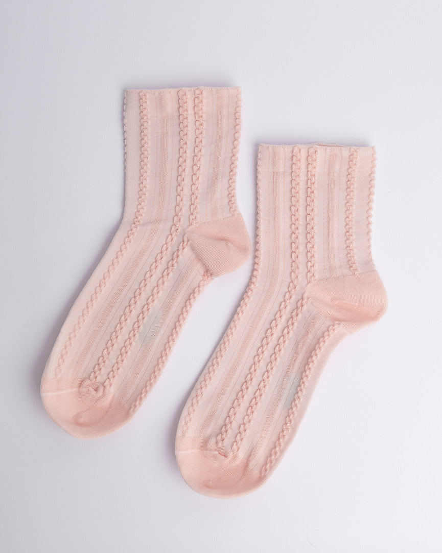 Women’s pink cotton quarter socks with braided rib design, lightweight and breathable