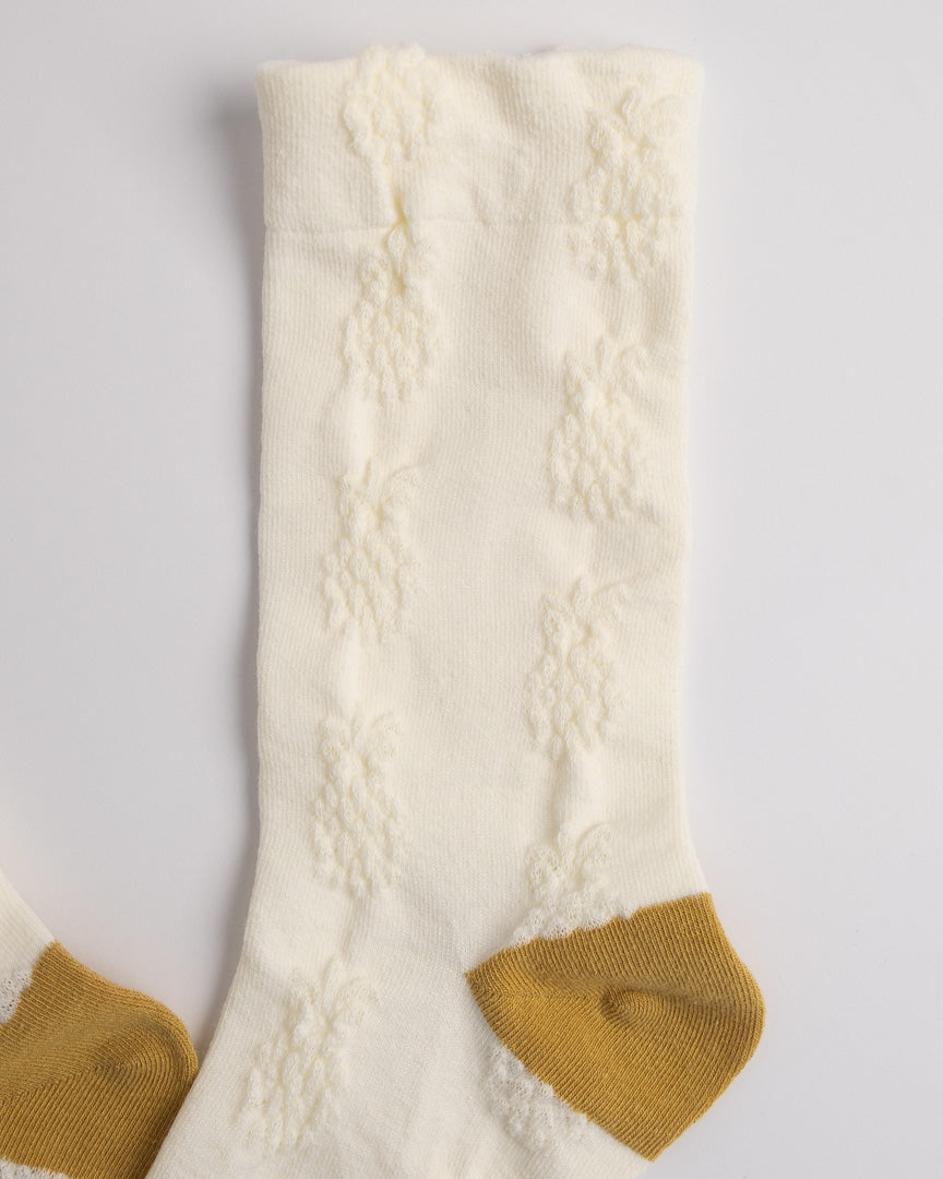 Women’s Cotton Crew Socks – Textured Knit Pattern & Fruit Design Casual Socks