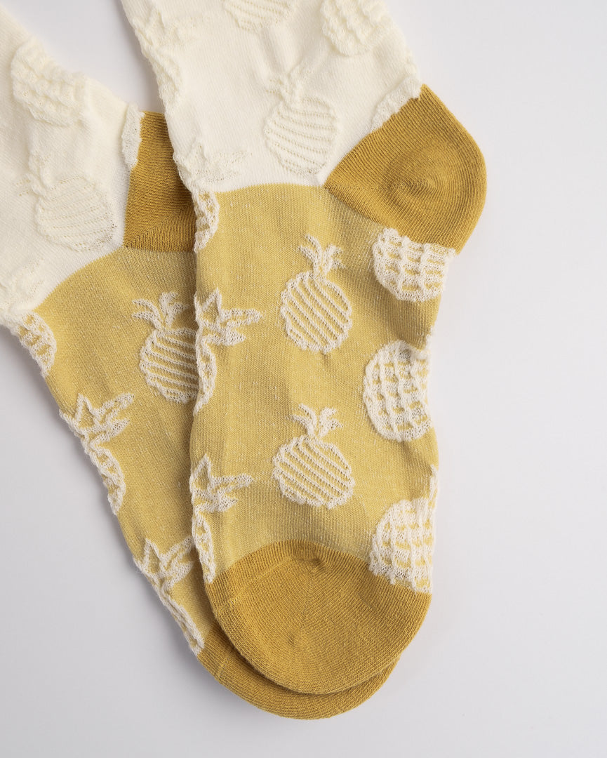 Women’s Cotton Crew Socks – Textured Knit Pattern & Fruit Design Casual Socks