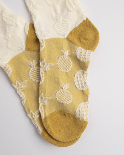 Women’s Cotton Crew Socks – Textured Knit Pattern & Fruit Design Casual Socks