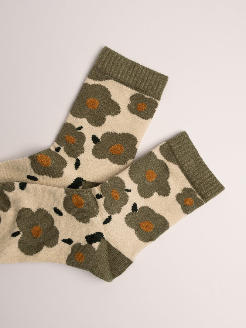 Women’s Vintage Floral Wool Blend Crew Socks – Soft, Warm & Cozy Everyday Socks
