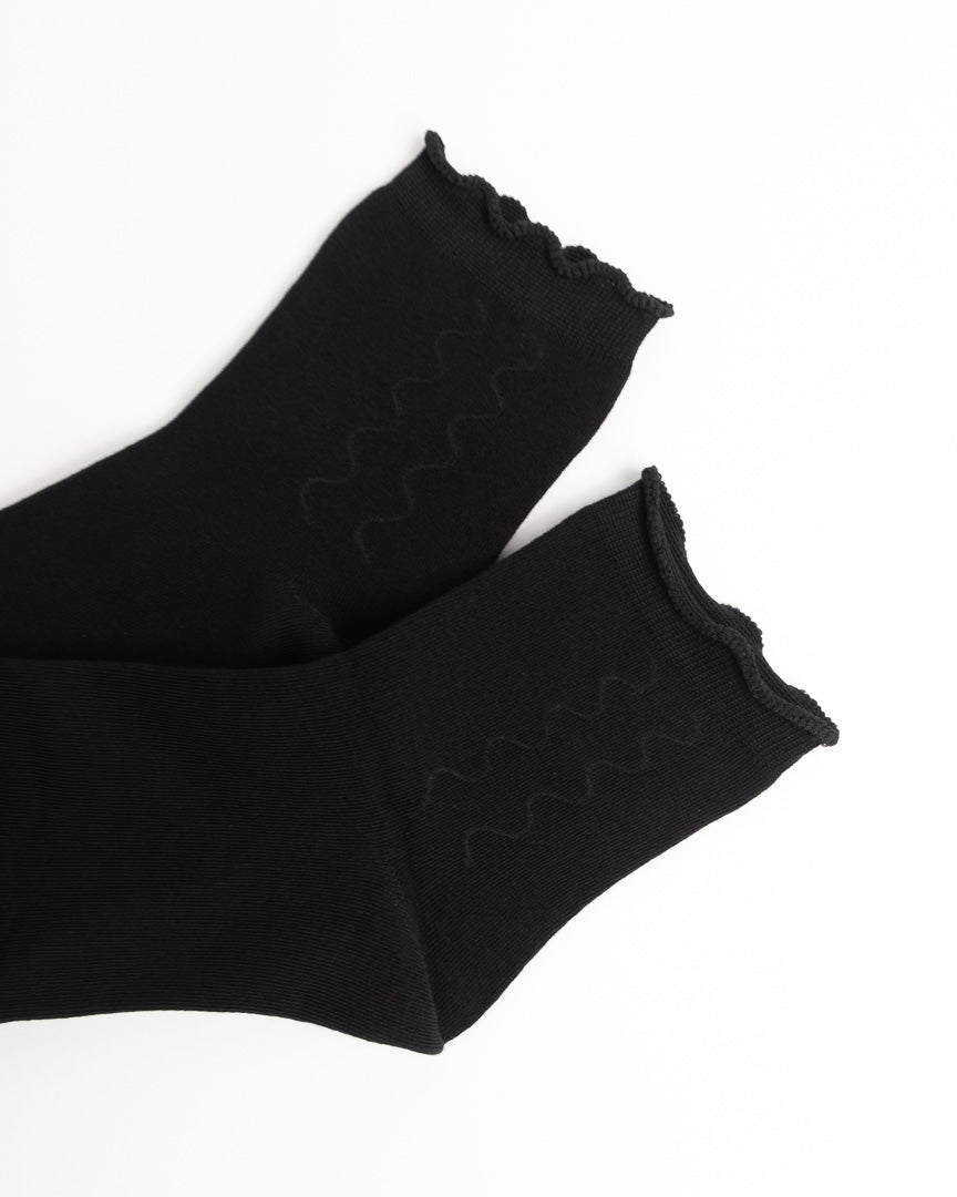 Women’s Minimal Cute Crew Socks – Everyday Comfort Socks