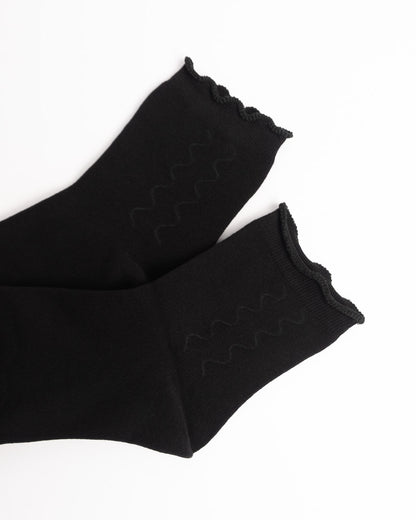 Women’s Minimal Cute Crew Socks – Everyday Comfort Socks