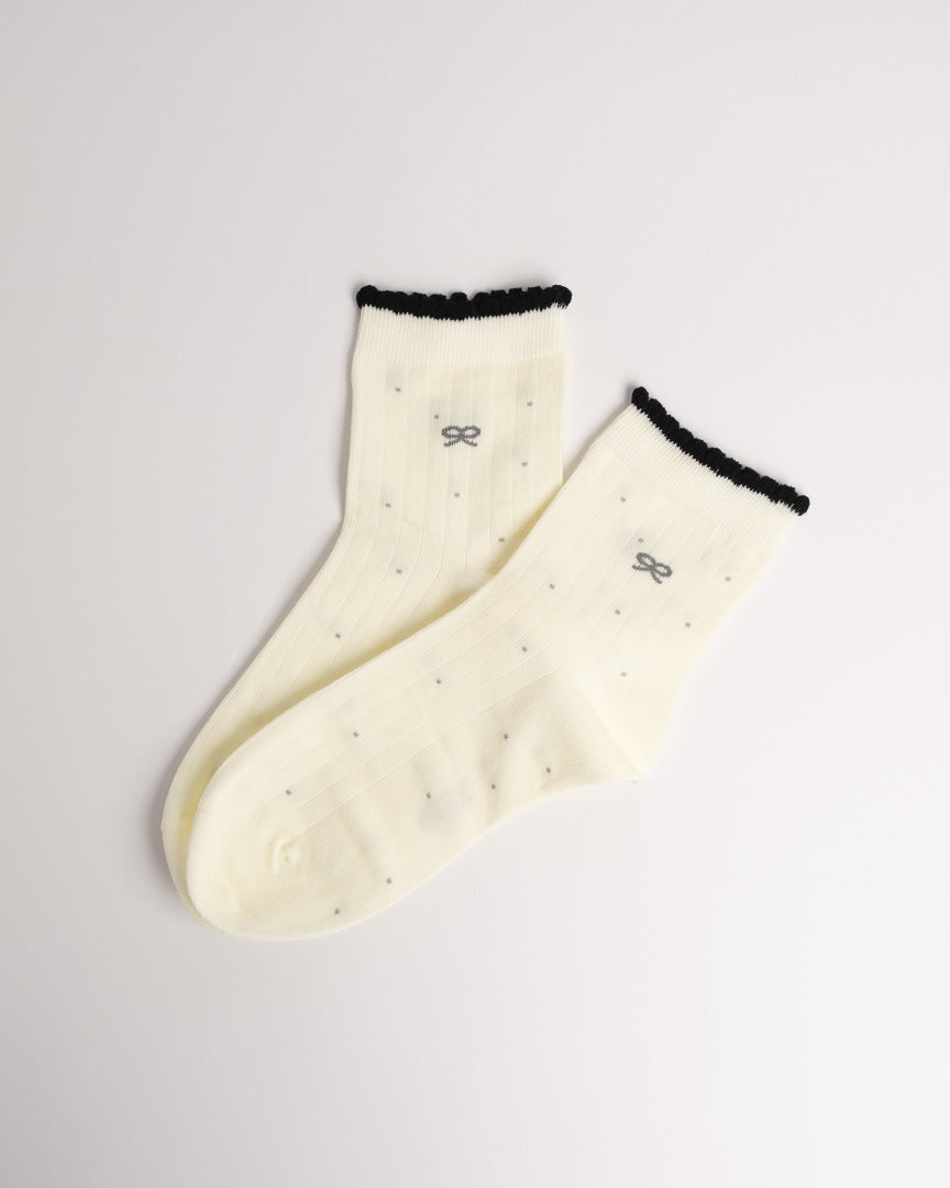Women’s Minimal Cute Crew Socks – Everyday Comfort Socks