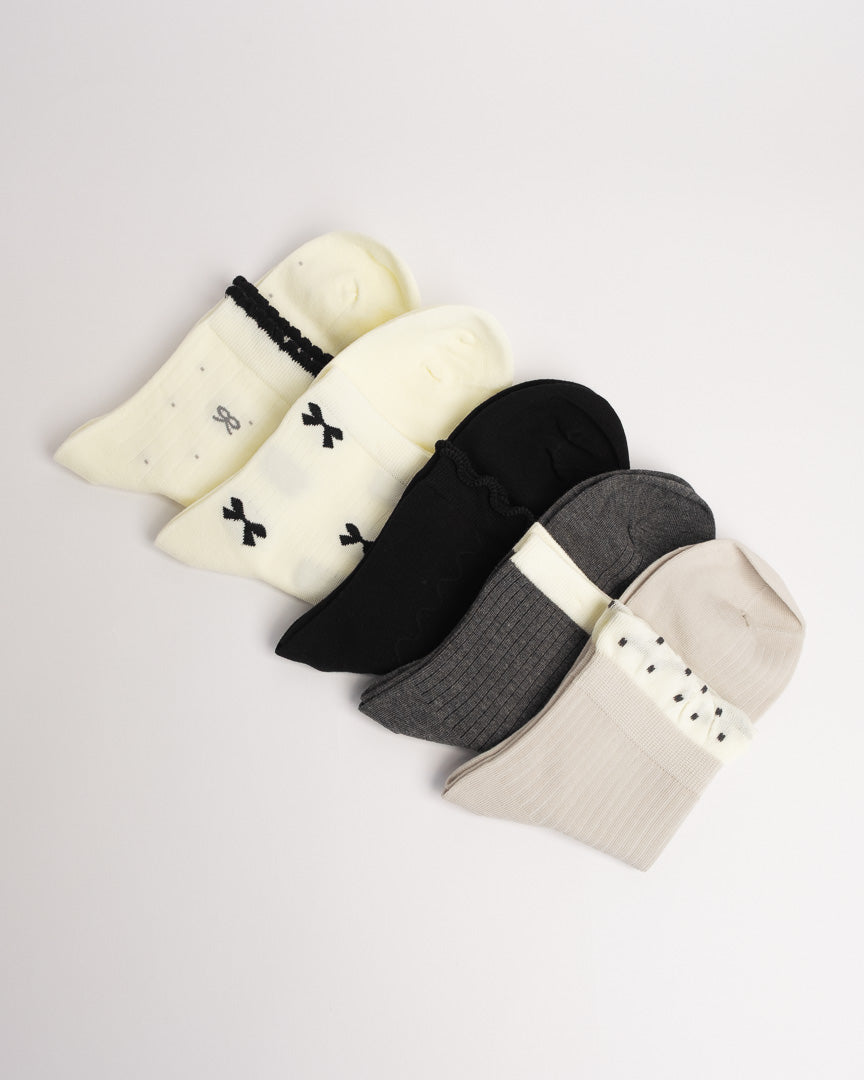 Women’s Minimal Cute Crew Socks – Everyday Comfort Socks