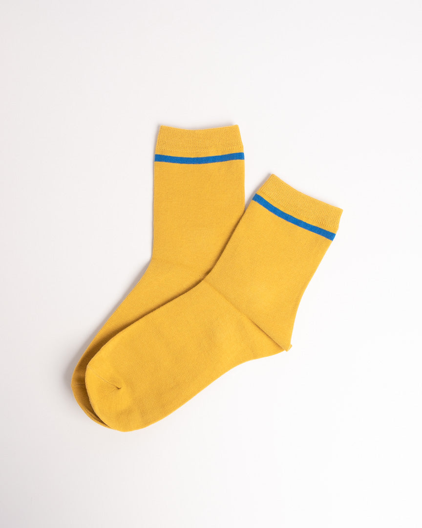 Women’s Minimal Cotton Crew Socks – Soft Everyday Comfort