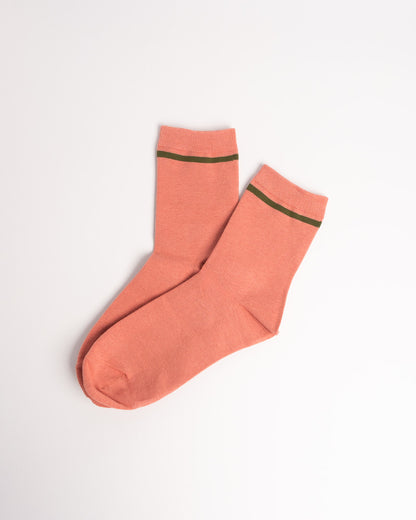 Women’s Minimal Cotton Crew Socks – Soft Everyday Comfort