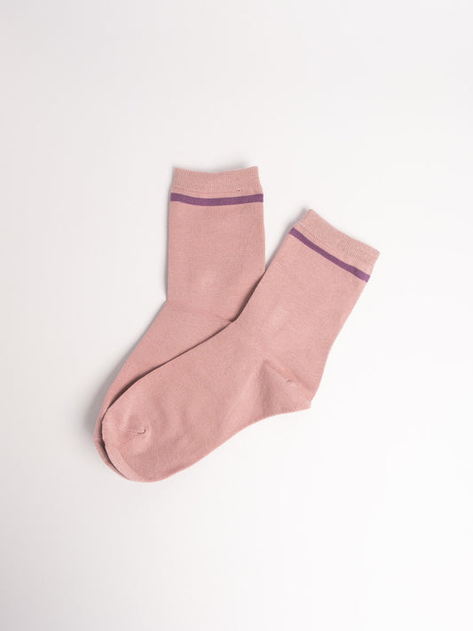 Women’s Minimal Cotton Crew Socks – Soft Everyday Comfort description