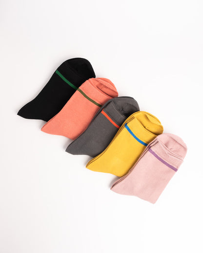 Women’s Minimal Cotton Crew Socks – Soft Everyday Comfort
