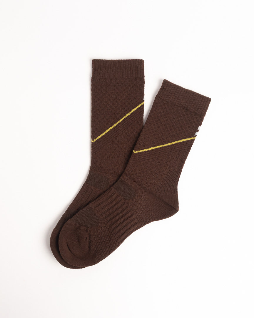 Women's brown performance crew socks with breathable hiking support and cushioned sole