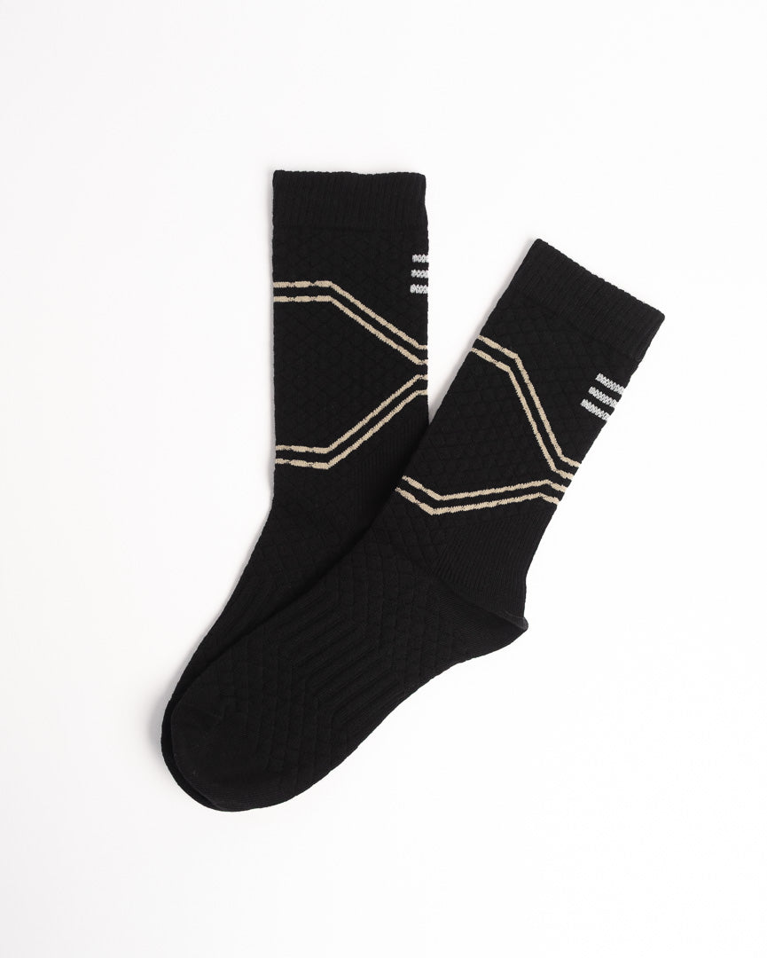 Men's black athletic crew socks with breathable performance knit and seamless toe