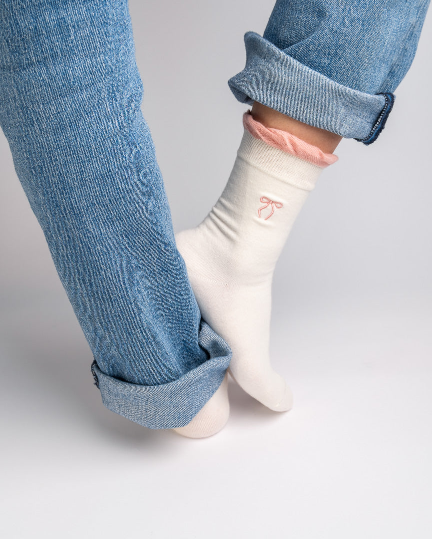 Women's Bow Embroidery Cotton Crew Socks – Ruffle Trim Everyday Socks