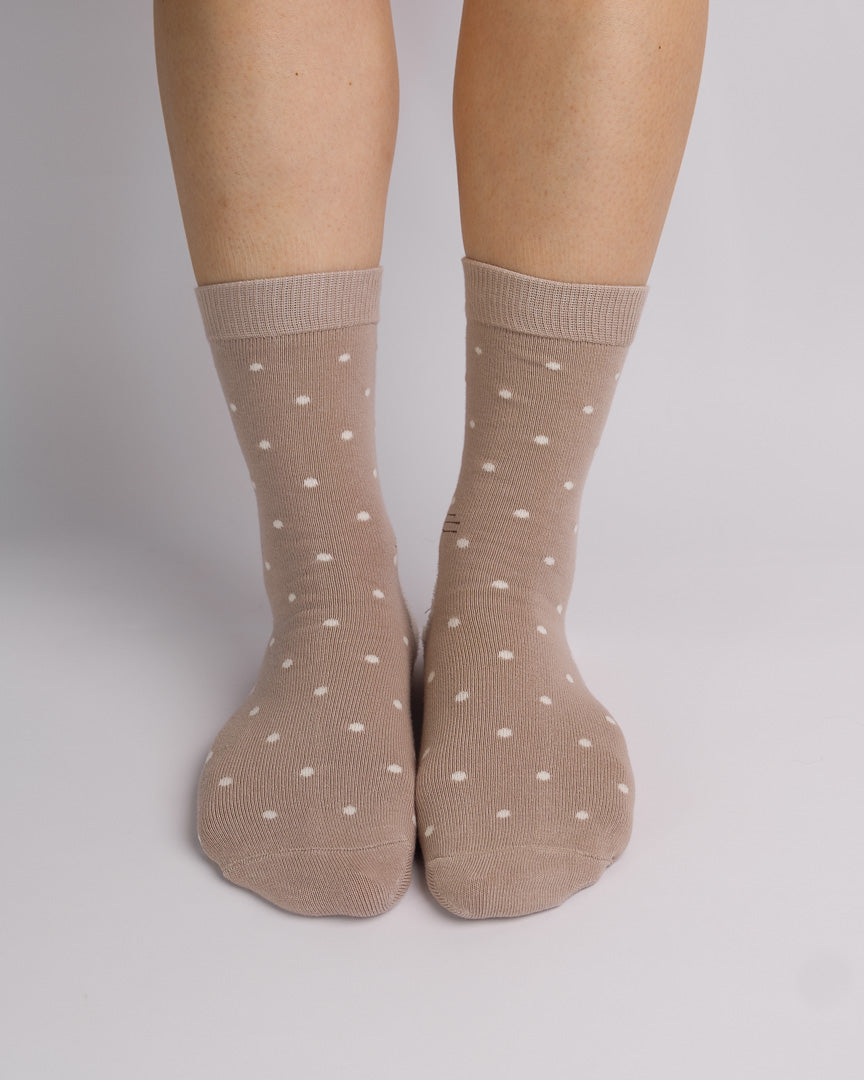 Fuzzy Cat Polka Dot Cotton Crew Socks – Light Brown